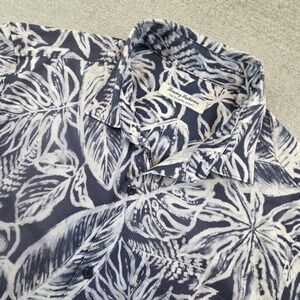Tommy Bahama Blue Hawaiian Shirt Mens Medium Leaves Aloha Beach Tropical Stretch